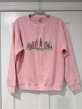 Matrix Pink New York City Embroidered Skyline Crewneck Sweatshirt - Medium